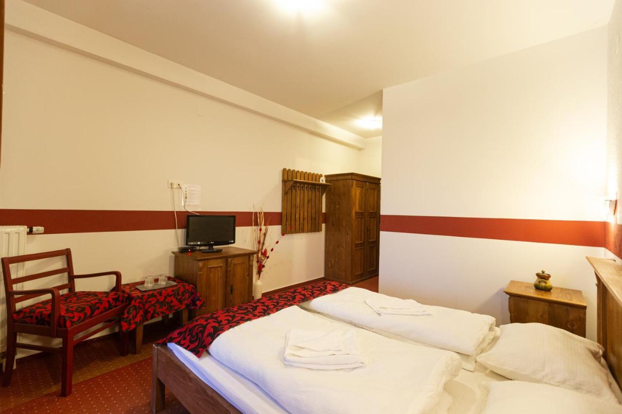 Pensiunea Si Restaurant Erdo Odorheiu Secuiesc Extérieur photo